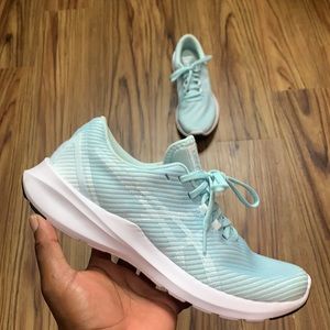 Asics Women Athletic Shoes (9.5)